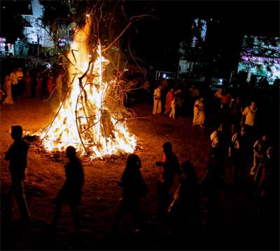 Holika Dahan Ki Puja Vidhi in Hindi